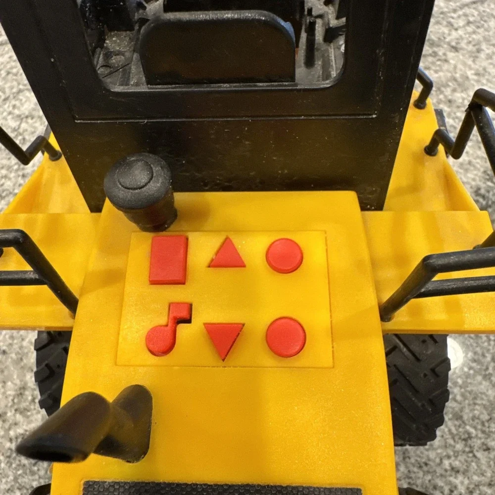 CAT Caterpillar‎ Bulldozer Construction Vehicle moves Sounds Lights Works 12